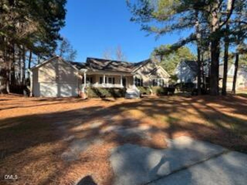 131 Donnibrook Run, Fuquay Varina, NC 27526