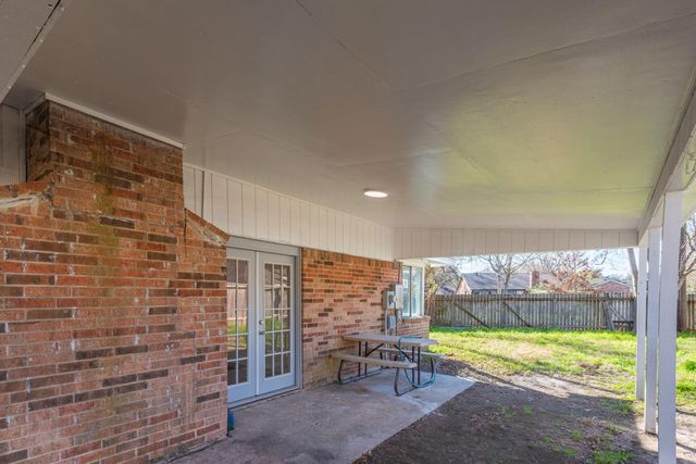 13534 N Peachfield Circle, Houston, TX 77014