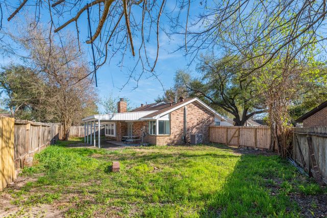 13534 N Peachfield Circle, Houston, TX 77014