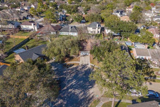 13534 N Peachfield Circle, Houston, TX 77014