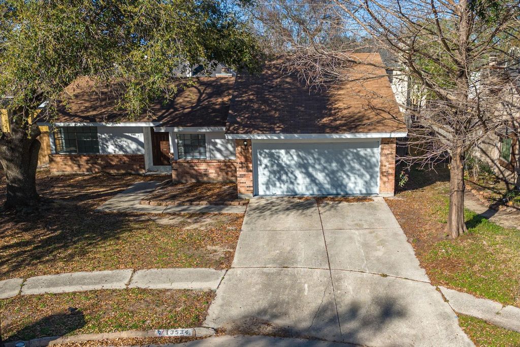 13534 N Peachfield Circle, Houston, TX 77014