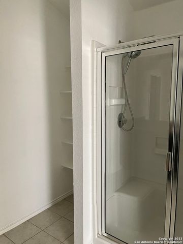 1600 Nolte Farms Dr, Seguin, TX 78155