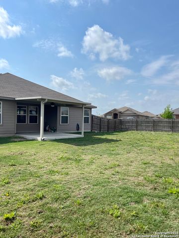 1600 Nolte Farms Dr, Seguin, TX 78155