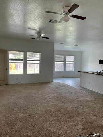 1600 Nolte Farms Dr, Seguin, TX 78155