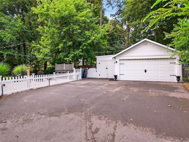178 Walzford Road, Irondequoit, NY 14622