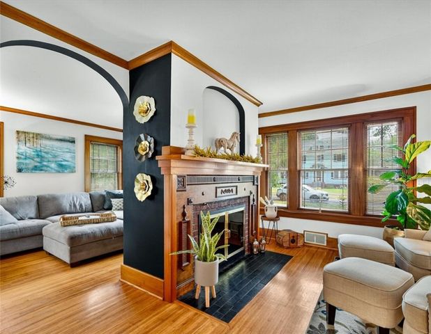 178 Walzford Road, Irondequoit, NY 14622
