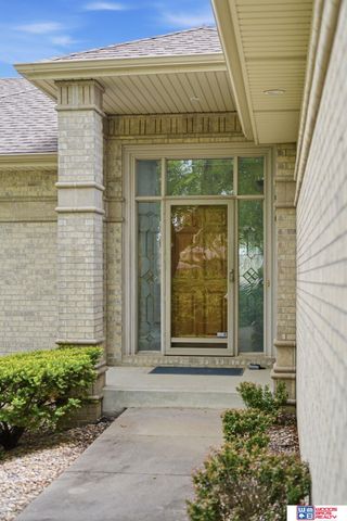 9134 Pioneer Court, Lincoln, NE 68520