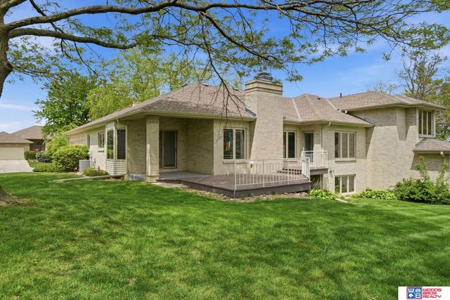 9134 Pioneer Court, Lincoln, NE 68520