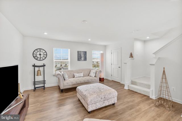 229 CLIFTON MANOR, Falling Waters, WV 25419