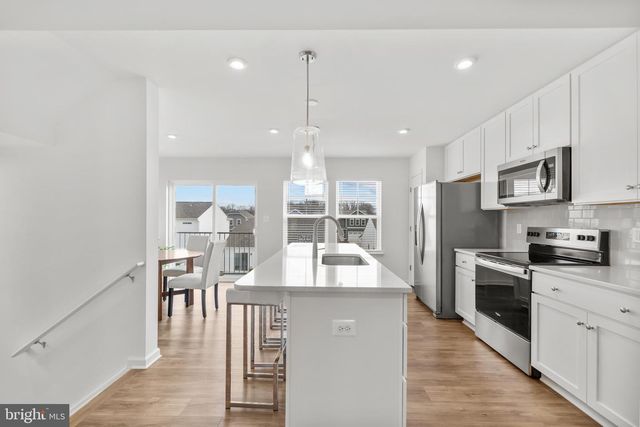 229 CLIFTON MANOR, Falling Waters, WV 25419