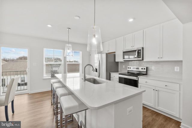 229 CLIFTON MANOR, Falling Waters, WV 25419