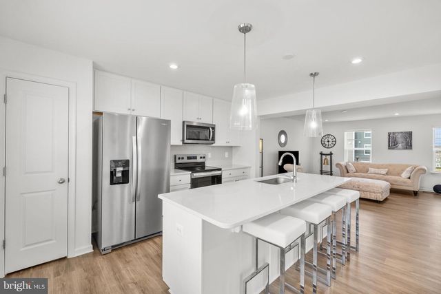 229 CLIFTON MANOR, Falling Waters, WV 25419