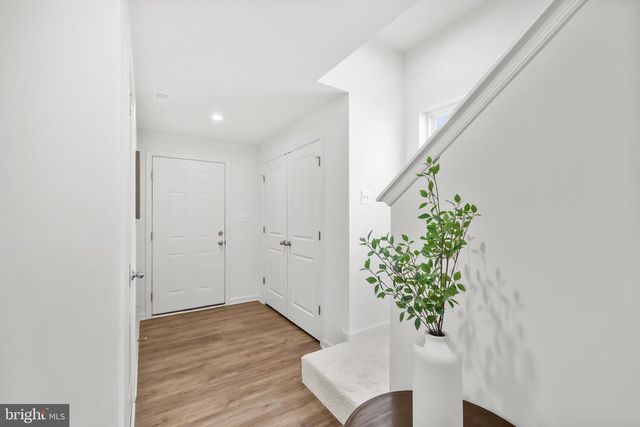 229 CLIFTON MANOR, Falling Waters, WV 25419