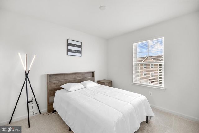 229 CLIFTON MANOR, Falling Waters, WV 25419