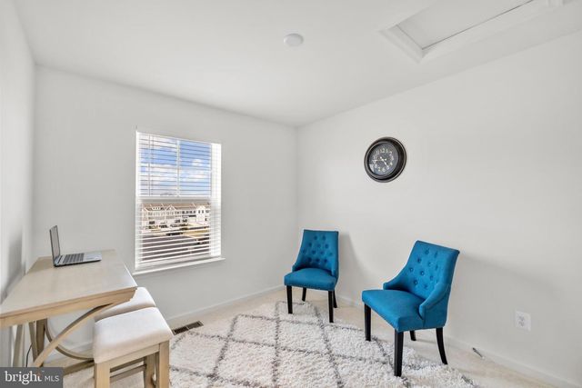 229 CLIFTON MANOR, Falling Waters, WV 25419