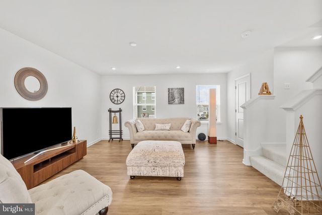 229 CLIFTON MANOR, Falling Waters, WV 25419