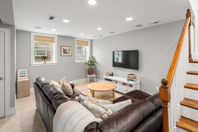 5 Flint Pl 1, Boston, MA 02127