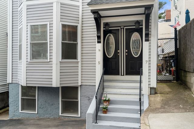 5 Flint Pl 1, Boston, MA 02127