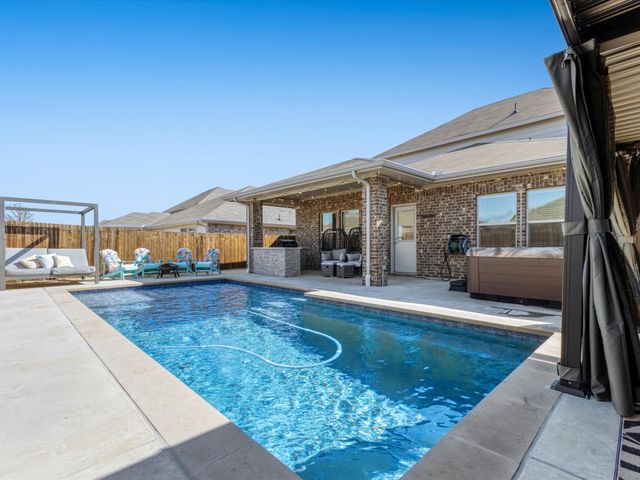 223 Briarwood Lane, Lake Dallas, TX 75065