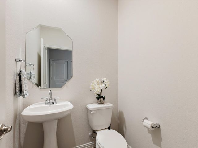 223 Briarwood Lane, Lake Dallas, TX 75065