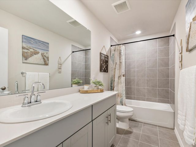 223 Briarwood Lane, Lake Dallas, TX 75065