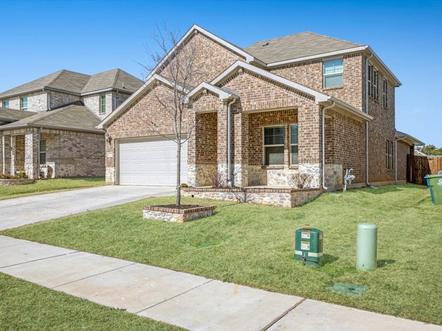 223 Briarwood Lane, Lake Dallas, TX 75065