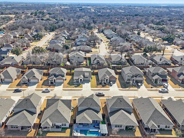 223 Briarwood Lane, Lake Dallas, TX 75065