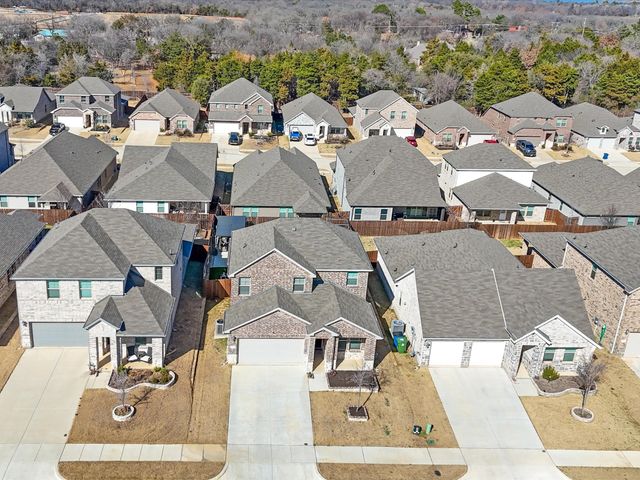 223 Briarwood Lane, Lake Dallas, TX 75065