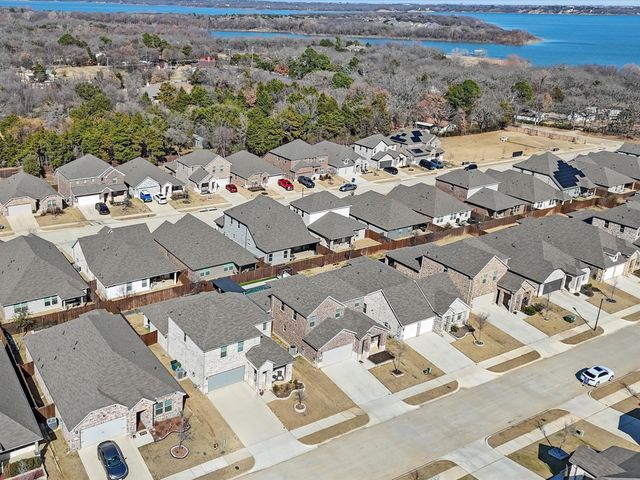 223 Briarwood Lane, Lake Dallas, TX 75065