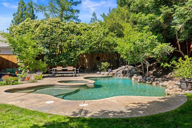 6540 Arcade Creek Way, Orangevale, CA 95662