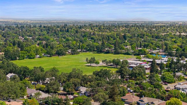 6540 Arcade Creek Way, Orangevale, CA 95662