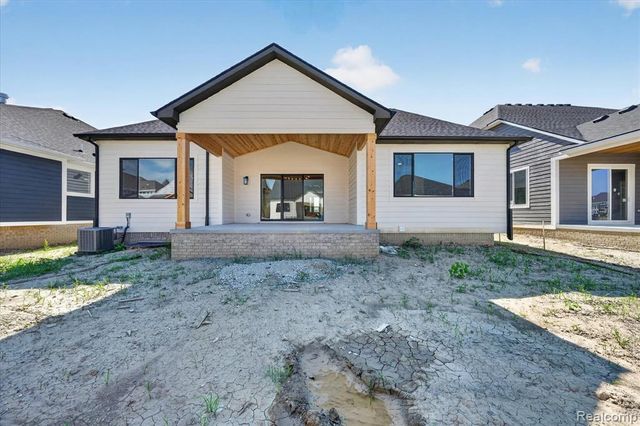 54462 Brenda Drive, Macomb, MI 48042