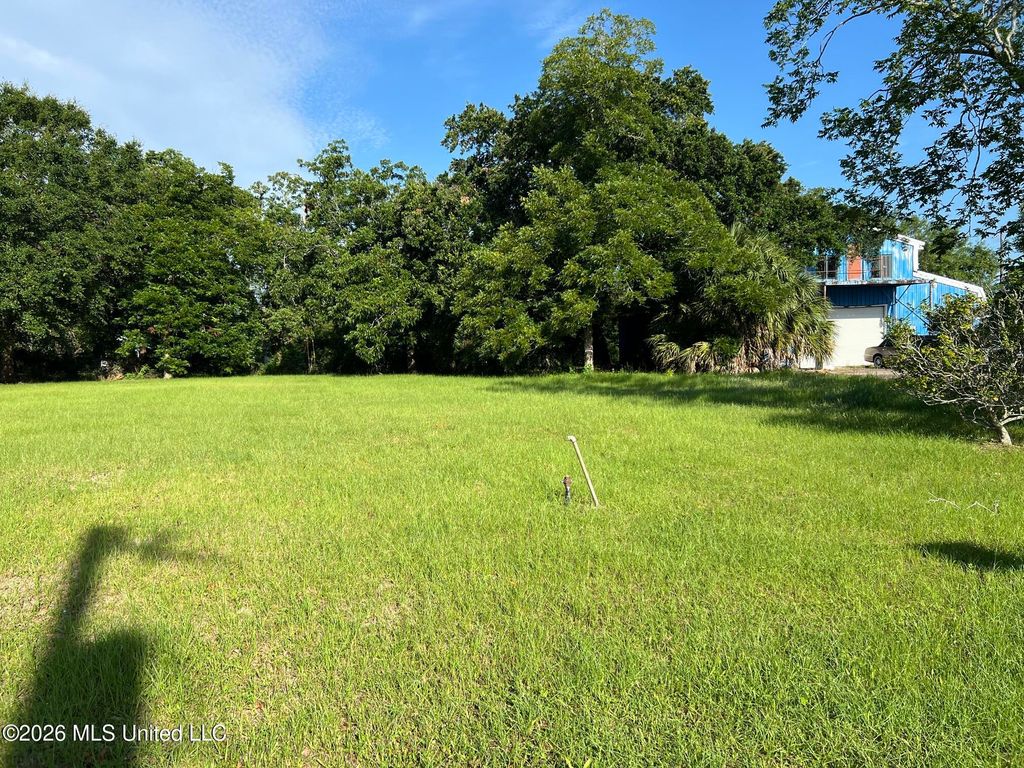 17th Avenue, Gulfport, MS 39501