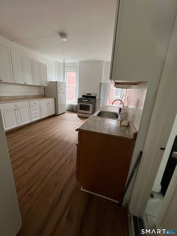 121 BABCOCK Street 2nd FLOOR, Hartford, CT 06106