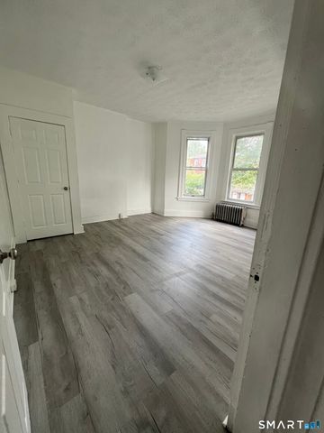121 BABCOCK Street 2nd FLOOR, Hartford, CT 06106