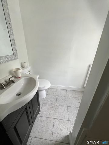 121 BABCOCK Street 2nd FLOOR, Hartford, CT 06106
