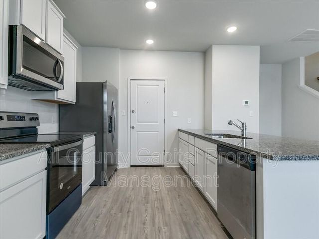 605 W South ST N 82, Leander, TX 78641