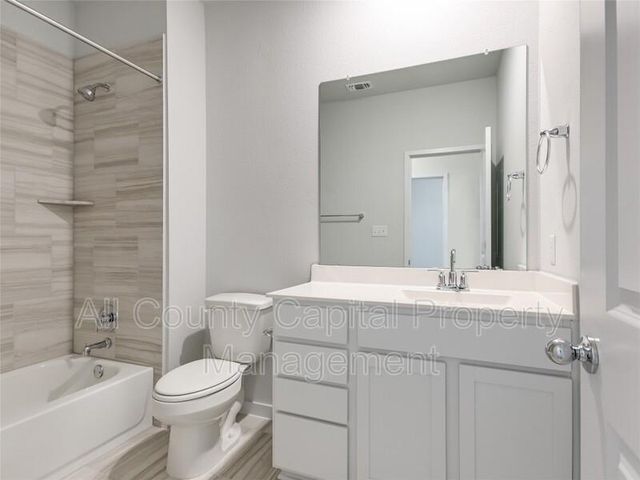 605 W South ST N 82, Leander, TX 78641