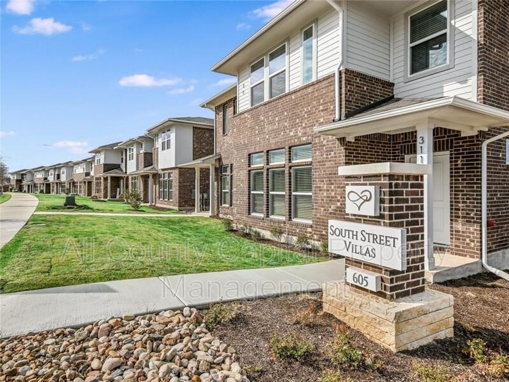 605 W South ST N 82, Leander, TX 78641