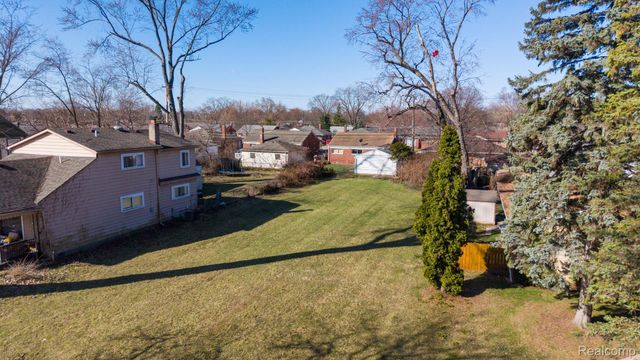 8505 Fenton Street, Dearborn Heights, MI 48127