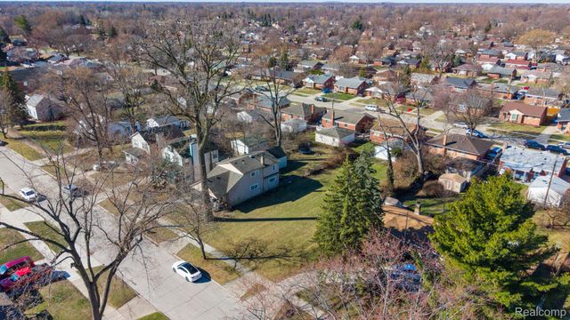 8505 Fenton Street, Dearborn Heights, MI 48127