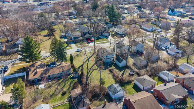 8505 Fenton Street, Dearborn Heights, MI 48127