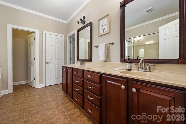 6519 Olmsford Drive, Huntersville, NC 28078