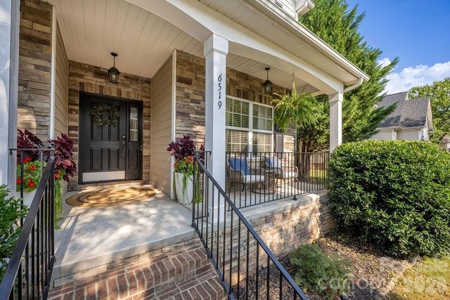 6519 Olmsford Drive, Huntersville, NC 28078