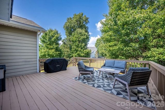 6519 Olmsford Drive, Huntersville, NC 28078
