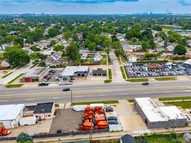 636 Southfield Road, Lincoln Park, MI 48146