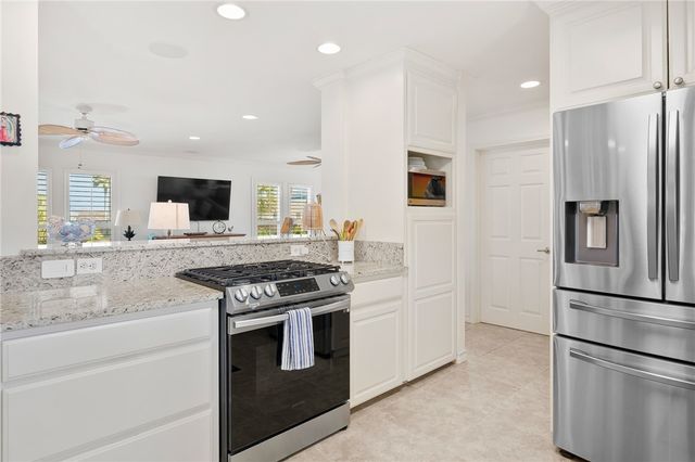 512 Lantana Dr, Port Aransas, TX 78373