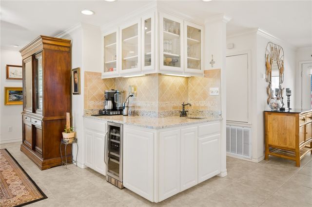 512 Lantana Dr, Port Aransas, TX 78373