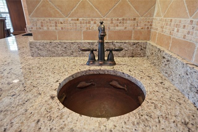 512 Lantana Dr, Port Aransas, TX 78373