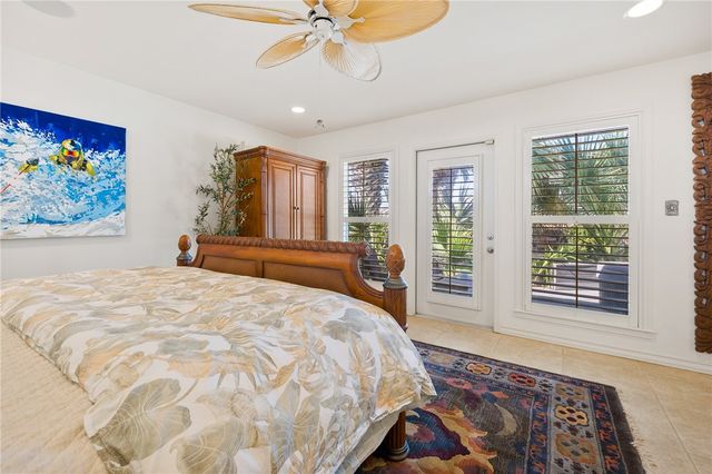 512 Lantana Dr, Port Aransas, TX 78373